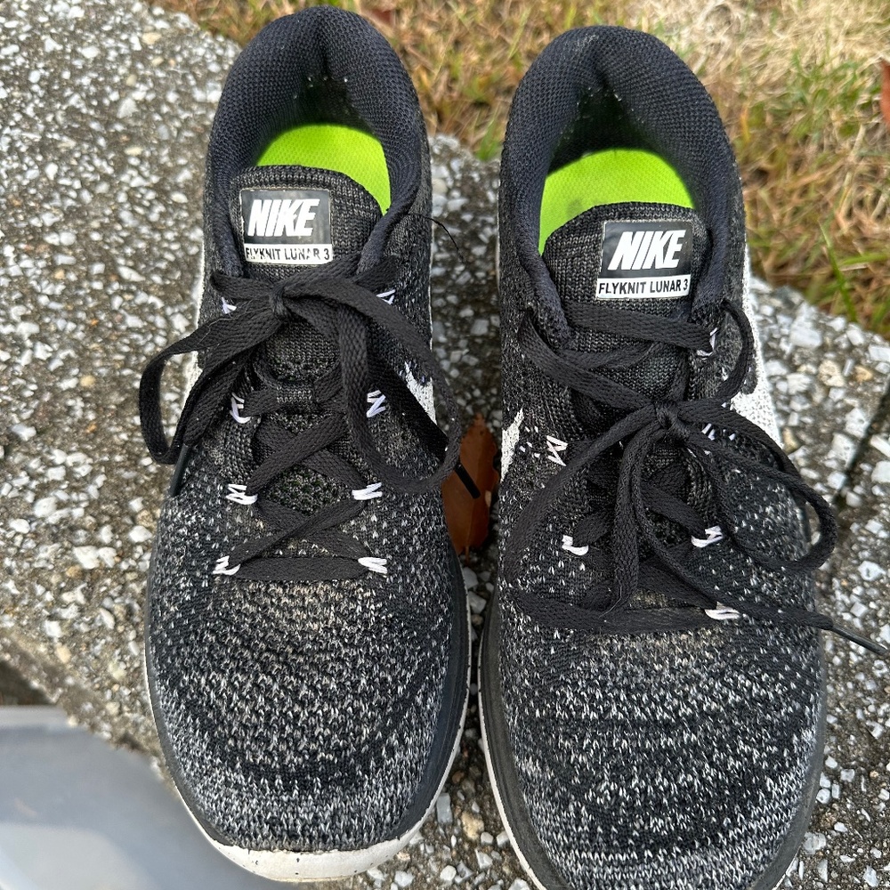 Woman’s Nike Flyknit Lunar 3 size 8